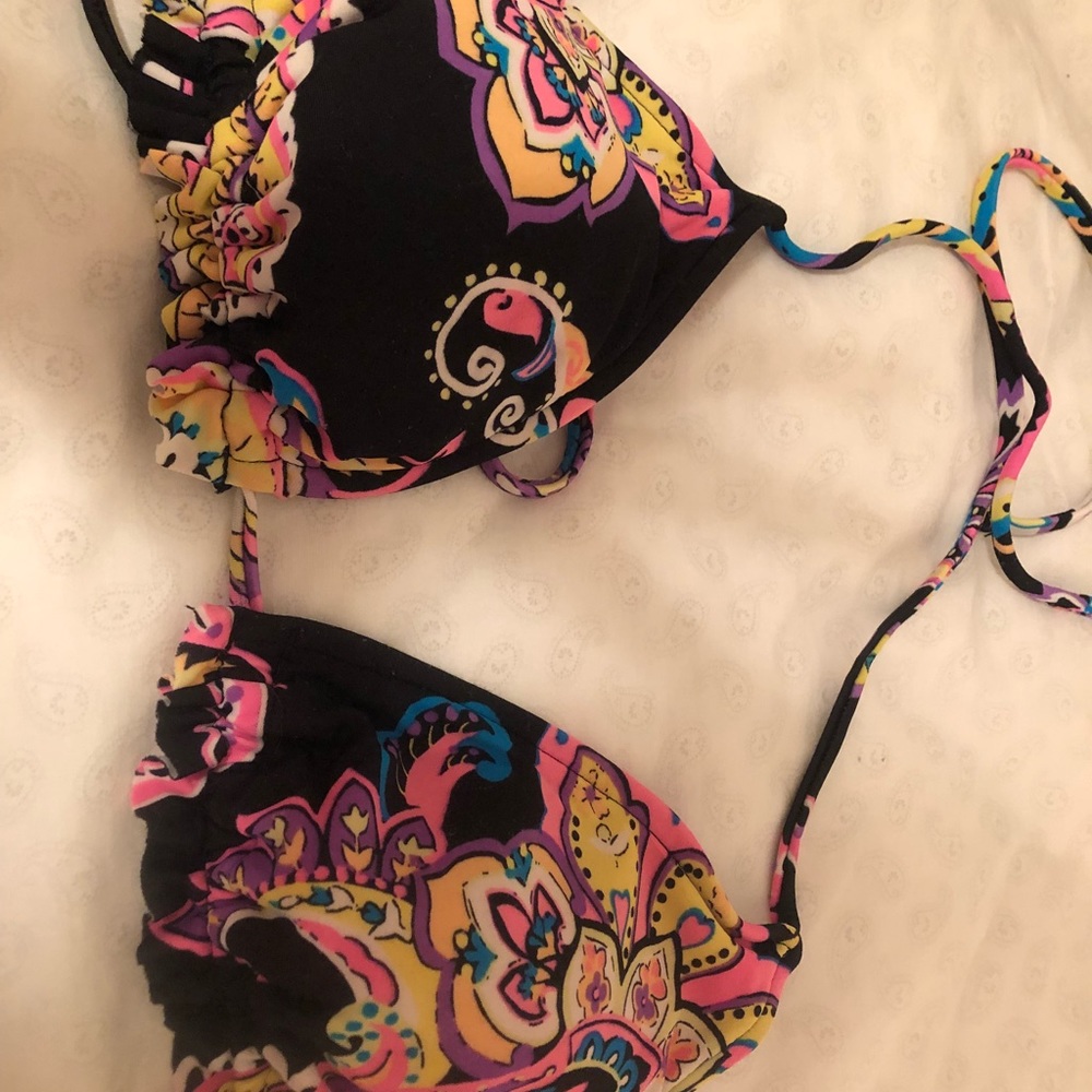 Ruffled bikini - Picture 6 of 7